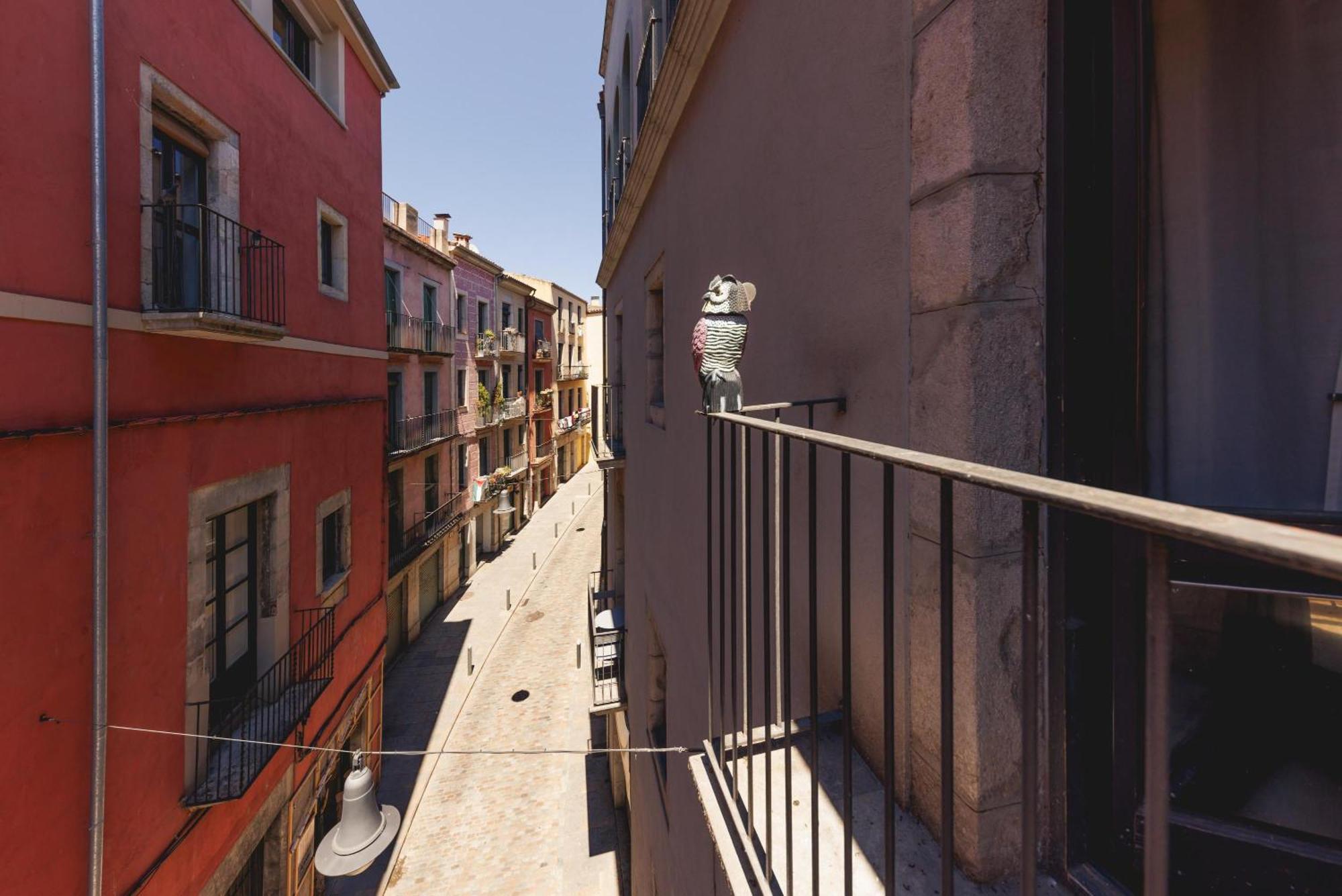 Bravissimo Portal Barca, Monthly * Gerona